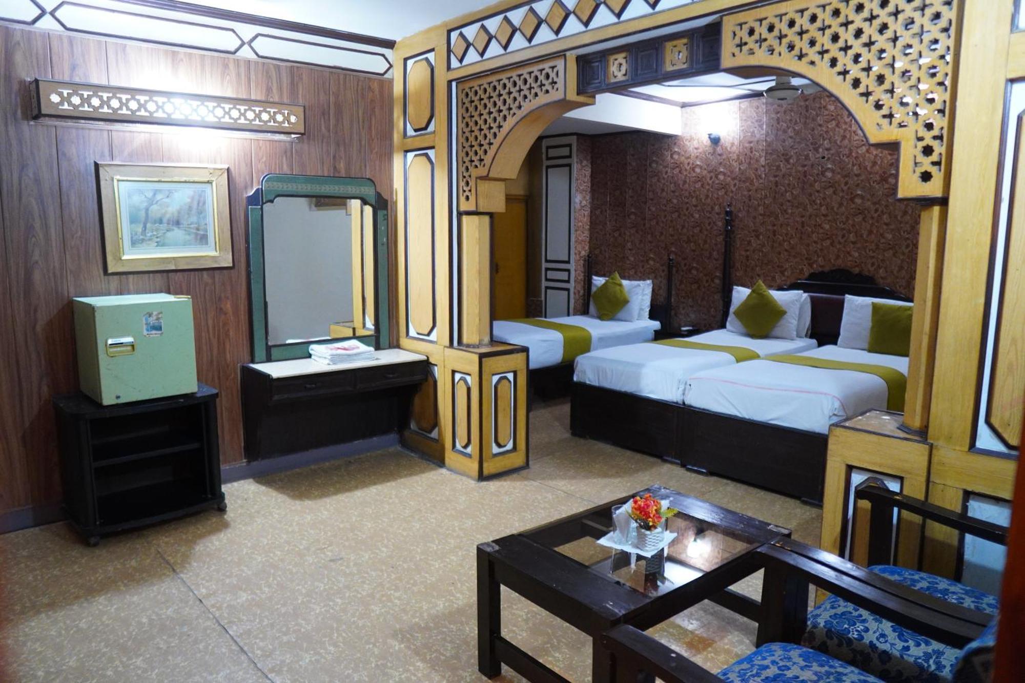 National Hotel Лахор Екстериор снимка