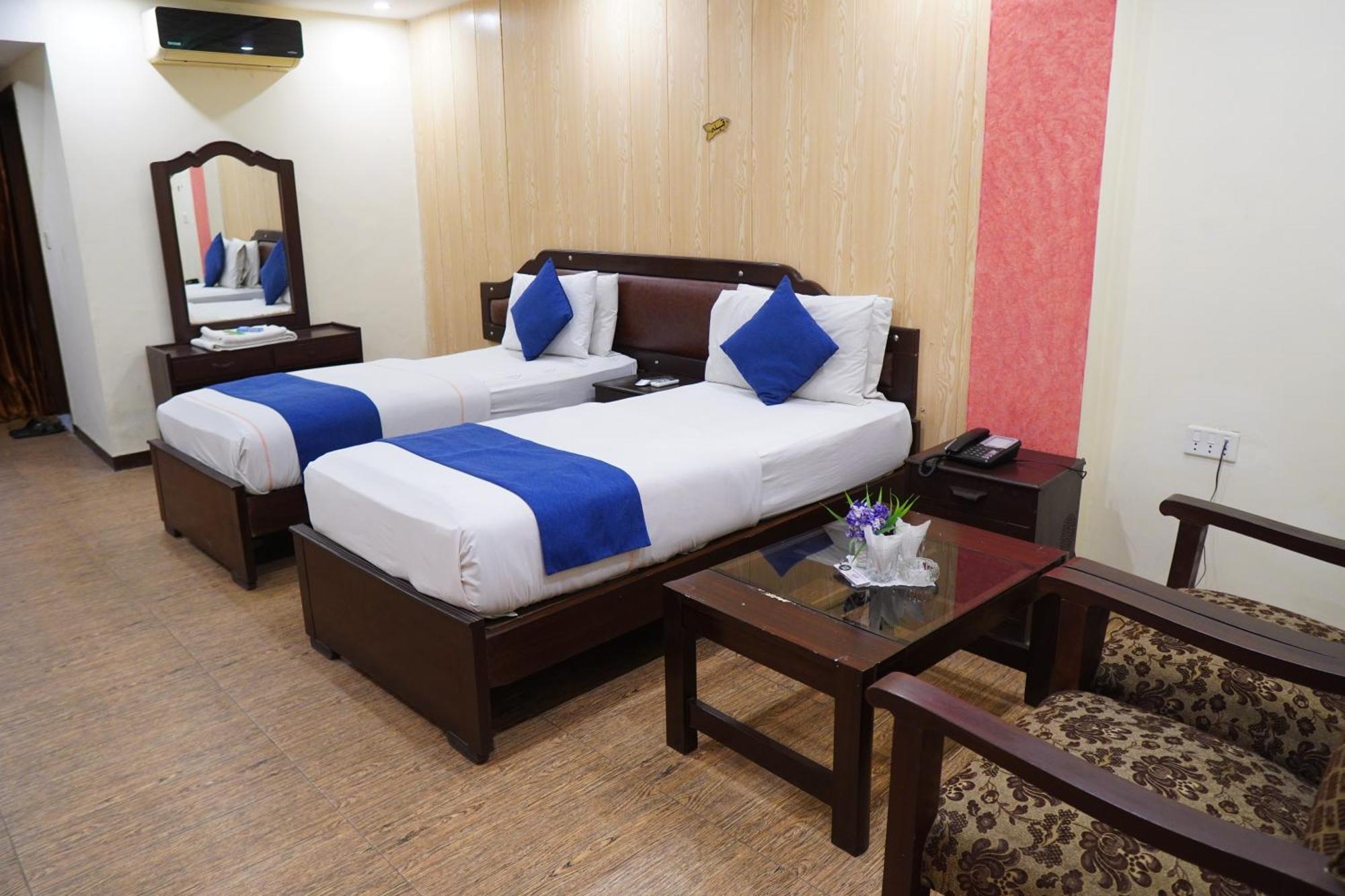 National Hotel Лахор Екстериор снимка