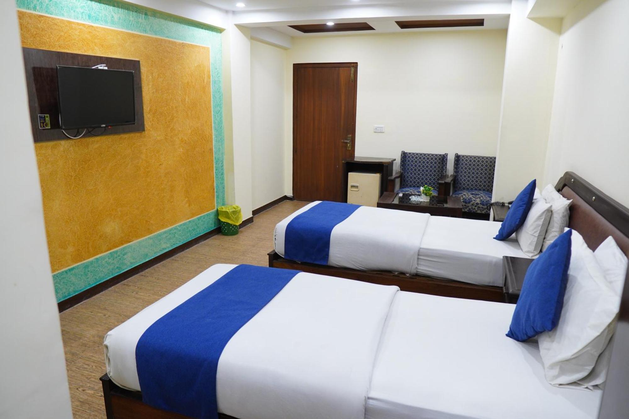 National Hotel Лахор Екстериор снимка