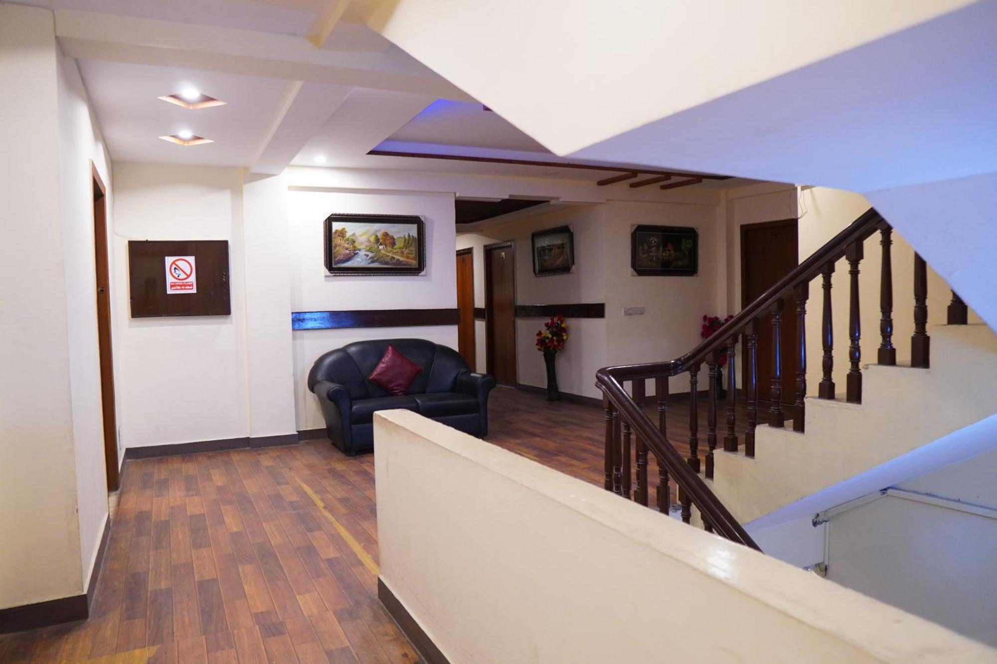 National Hotel Лахор Екстериор снимка